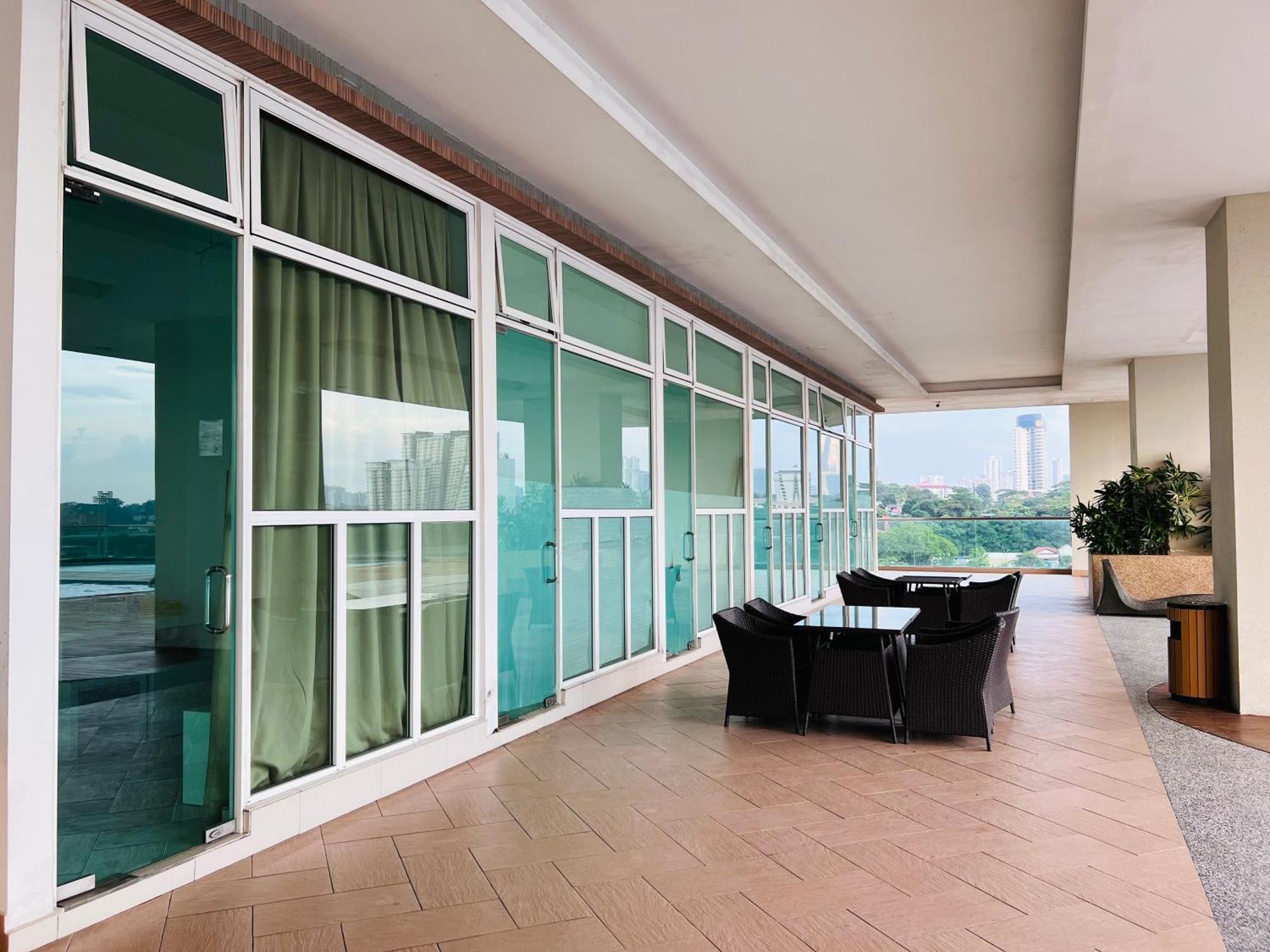 Paragon Residence 2Br4Pax Sleek Stay Nr Ciq Midvalley By Our Stay Johor Bahru Kültér fotó