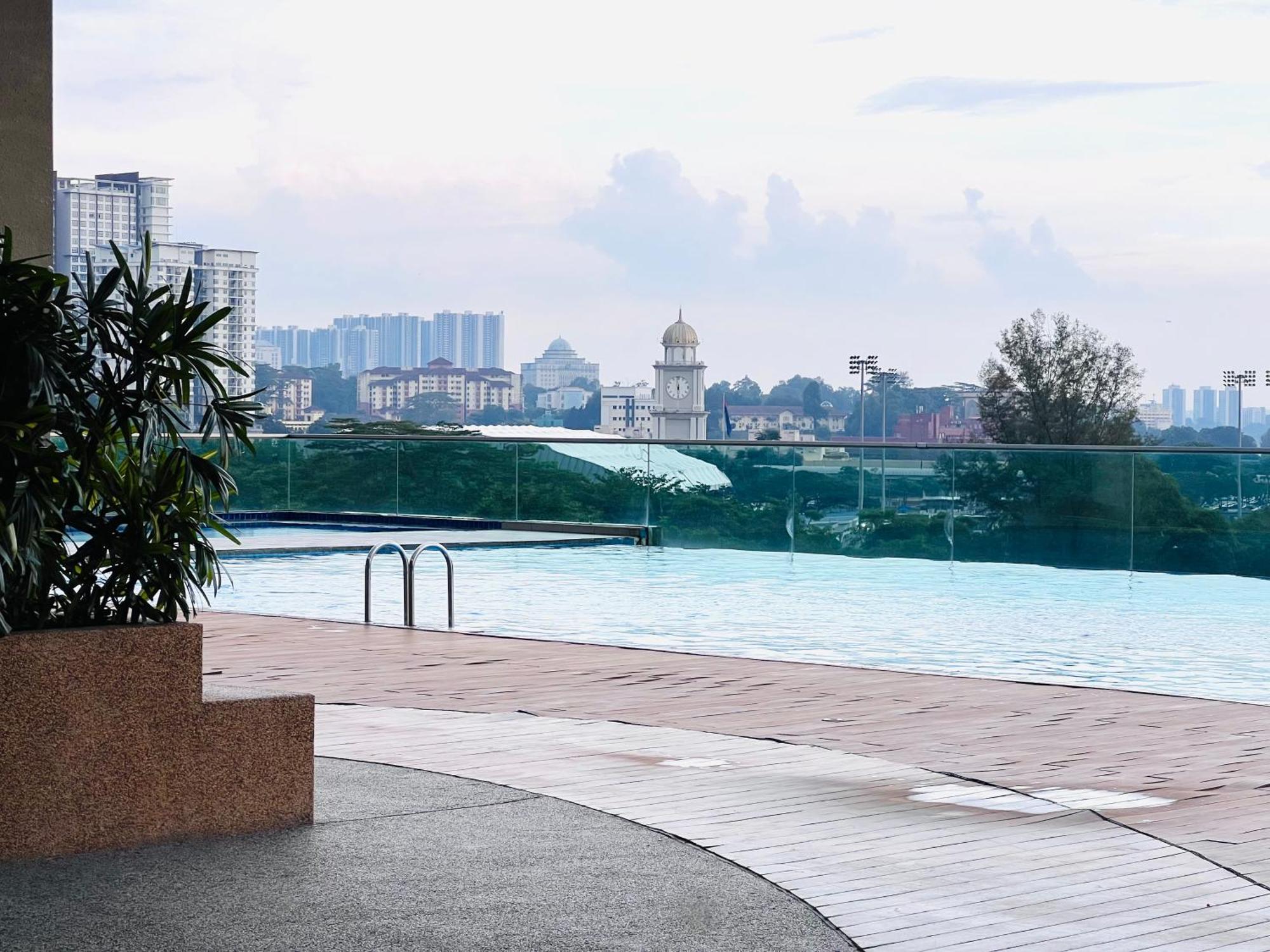 Paragon Residence 2Br4Pax Sleek Stay Nr Ciq Midvalley By Our Stay Johor Bahru Kültér fotó